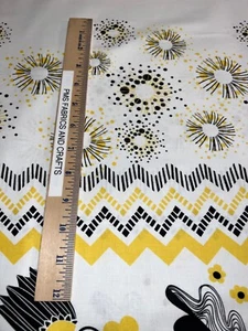 Sunny Days 100% cotton fabric by the yard 36 x 44 Yellow, black and white - Picture 1 of 7
