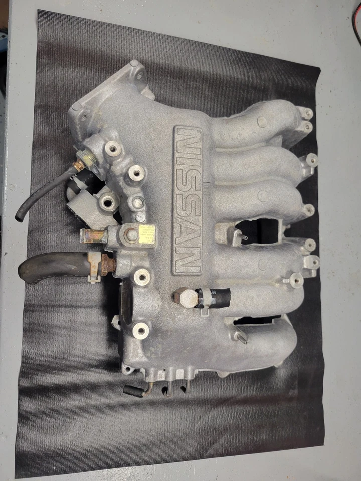 2001 Nissan Xterra 6 Cylinder Upper Intake Manifold Complete - Image 1 of 4