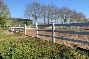 Koppelzaun - Pferdezaun - Weidezaun Weiß - aus Kunststoff 3 Latten - Bild 1 von 7