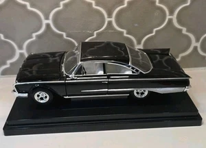 Ford Starliner Hot Rod 1960 grasa muscular americana 1:18 fundido a presión Ertl colección - Imagen 1 de 23