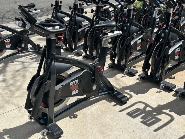 Bicicletas de ejercicio Schwinn AC POWER AZUL CARBONO ciclismo interior gimnasio cardio yoga HIIT  Foto 1 de 4