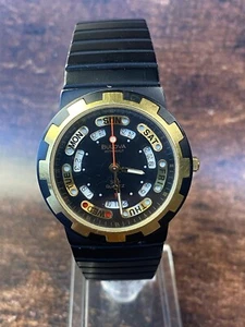 Rare Vintage Bulova Astronaut 8984701 Unique Day Date Black Case Gold Bezel - Picture 1 of 7