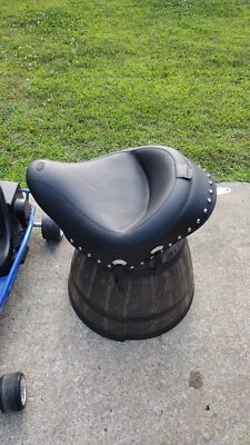 Mustang Wide Solo Seat Tachonado 2006-2016 Harley Softail Night Train Springer @ @ Foto 1 de 4