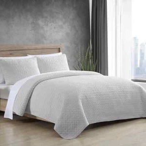 ED Ellen DeGeneres Washed Solid 3 PIECE KING Quilt Set NEW - Picture 1 of 5