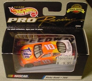Hot Wheels Pro Racing 1998 Track Edition 1/64 Car/ 3 car total - Picture 1 of 3