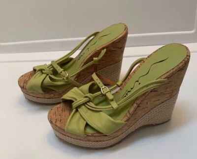 Cuñas de corcho de cuero verde Nina Foto 1 de 3