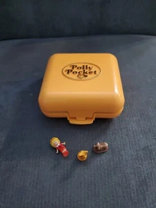 Vintage Polly Pocket Bluebird 1989 Polly's Townhouse Compact w/ 1 Figure - Picture 1 of 7