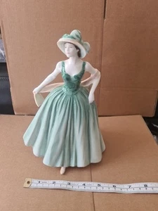 Royal Doulton Dama del Año 2001 Eleanor Bromley CW523 Bone China HN4015  - Imagen 1 de 16