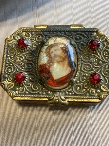 Caja de pastillas de baratija de filigrana dorada de colección camafeo religioso católico regalo - Imagen 1 de 12