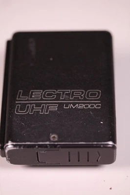 Letrosonics UHF UM200C Lav Transmitter Blk 21 537.6-563.1 - Image 1 of 4