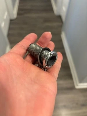 Oldsmobile Cutlass 1979-1987 antena tuerca y bisel cromado Foto 1 de 4