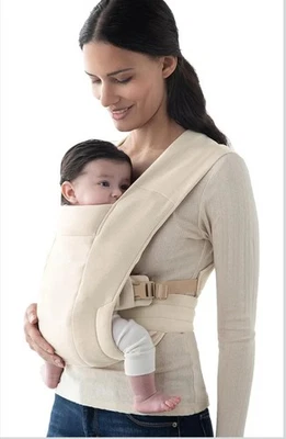 Creme transportador de bebê recém-nascido Ergobaby Embrace malha aconchegante macio usado  - Imagem 1 de 4