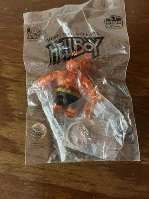 Мини-фигурка Mike Mignola's Hellboy Qee брелок 2006 TOY2R - Изображение 1 из 3