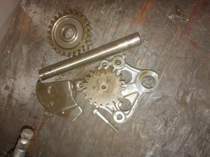1982 honda xr250r  oil pump - Picture 1 of 2