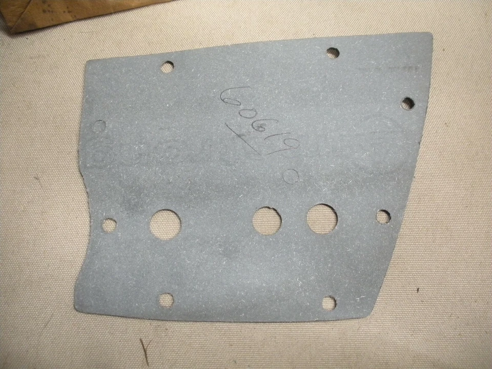 NOS OEM REMINGTON CHAINSAW GASKET 60619 R1 - Image 1 of 1