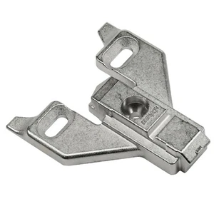 Blum Cabinet Hinge Mounting Plates 175L6600.22 0mm with Screws - Picture 1 of 4