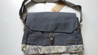 LEVIS SUTHERLAND MESSENGERS 16MB 4C DARK GREY/CAMO Bag 3071CO7 $100 - Image 1 of 4