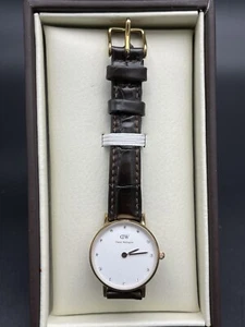 Daniel Wellington White Dial Women’s Quartz Crystal Watch Brown Leather Strap - Picture 1 of 14