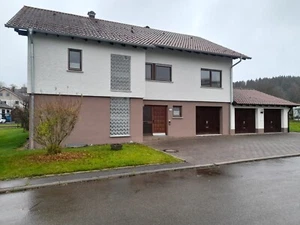 Verkauft wird ein Einfamilienhaus mit Doppelgarage in Meßstetten - Bild 1 von 24