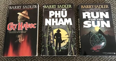 3 Vintage Barry Sadler Paperbacks 1st Prints Cry Havoc Phu Nham Run For The Sun Foto 1 de 4