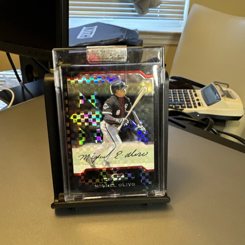 2004 Bowman Chrome XFRACTOR  White Sox Baseball Card #119 Miguel Olivo  - Image 1 of 3