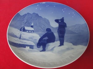 1928 BING GRONDAHL COPENHAGEN PLATE GREENLAND VILLAGE CHURCH - Picture 1 of 2