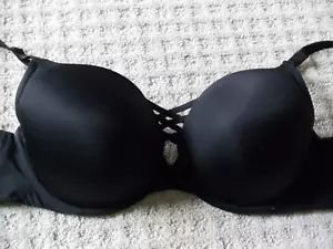 Solide schwarze Torrid Curve 40DD gefüttert mit Polsterung mit XXX Mid Cup Träger - Bild 1 von 2
