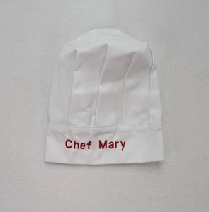 Now Designs Kochmütze Klettverschluss größenverstellbar weiß Chef Mary bestickt - Bild 1 von 9