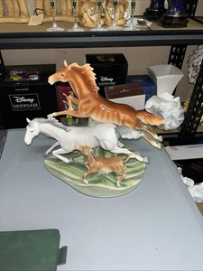 Cosmos Gifts 20849 Galoppierende Pferde Porzellanfigur, 11-7/8 Zoll - Bild 1 von 8