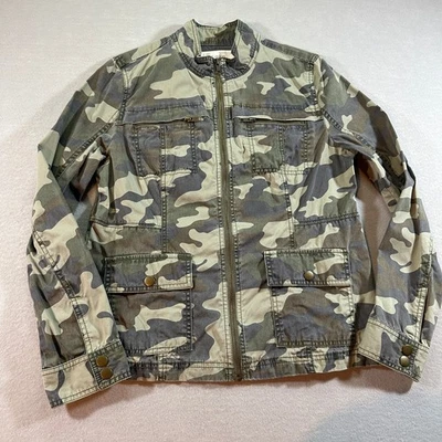 Chaqueta utilitaria camuflada para mujer Caslon estilo militar bolsillos con cremallera talla mediana Foto 1 de 4