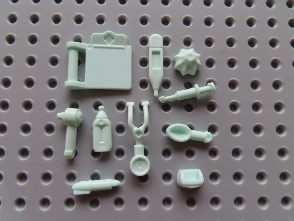 Lego Friends Arzt Set 10 Teile 98383 light aqua Stethoskop Spritze Akte Haube et - Bild 1 von 1