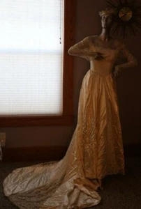 1950's Vintage Wedding Dress size 12-14? TALL from original ownerS CROWN - Picture 1 of 12
