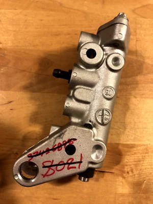 Cilindro maestro de freno trasero OEM Can Am Outlander 450 500 570 650 800 850 1000 Max Foto 1 de 2