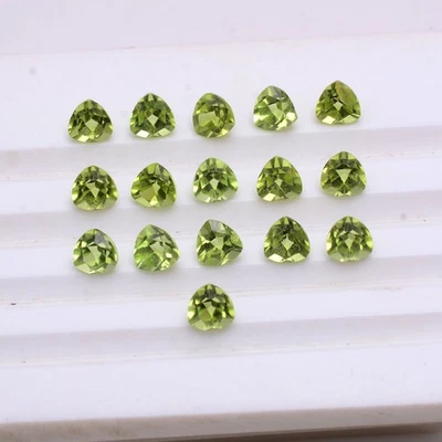 15 Stück VVS Natürlich Vivid Peridot Hi-Grade Unbehandelt 5mm Trillion Schliff - Bild 1 von 4