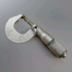 Mitutoyo 101-107 Micrometer 0-25 mm Range 0.01mm Grad - Picture 1 of 4