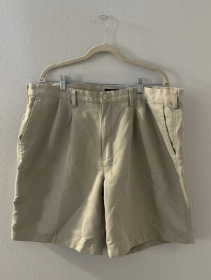 Pantalones cortos informales de vestir de poliéster plisado caqui de golf Dockers para hombre W40 bolsillos Foto 1 de 4