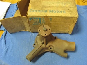 NOS Chevrolet Chevy 296 6 Cyl Water Pump 6258119 Truck 3929218 65-74 66 67 68 69 - Picture 1 of 4