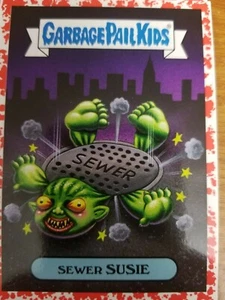 GPK Garbage Pail Kids Revenge 2019 barra de terror 4b alcantarillado Susie rojo 04/75 - Imagen 1 de 1