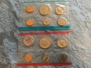 1972 uncirculated San Francisco and Denver mint sets - Picture 1 of 3