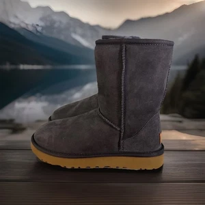 UGG Classic Short II Navy 1016223 Größe 5 (100 % Authentic) DAMENSTIEFEL NEU - Bild 1 von 11