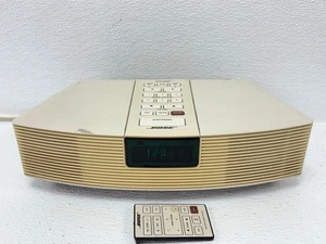 PRE-USADO | Reloj despertador Bose AWR1-1W radio onda AM/FM - blanco con control remoto - Imagen 1 de 15
