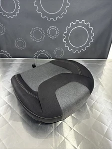 JEEP CHEROKEE FRONT RIGHT SIDE LOWER SEAT CUSHION BOTTOM OEM 2014 - 2015 - Picture 1 of 5