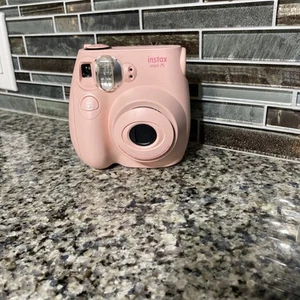 Fujifilm Instax Mini 7S Instant Film Camera Light Pink - Tested - Picture 1 of 9