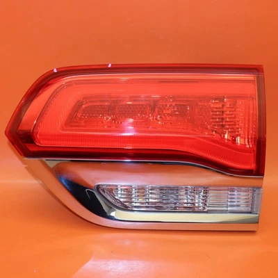 Luz trasera interior derecha Jeep Grand Cherokee 2018 2019 2020 2021 P6811046ac OEM Foto 1 de 4