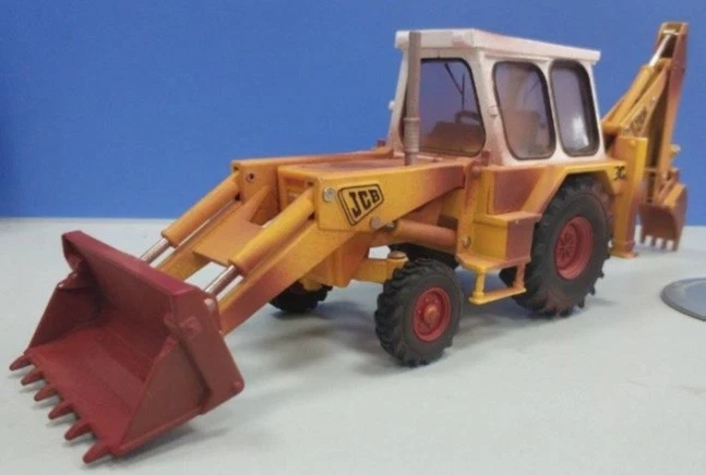 BRITAINS,Backhoe loader JCB 3C Mark III Aged version, 1/32, BRI43280 - Image 1 of 1