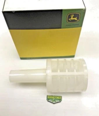 M811032 John Deere OEM Fuel Filter Element - Image 1 of 3