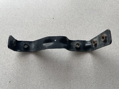 1998-2003 MERCEDES-BENZ ML320 ~ SUPORTE DE CONSOLE DE PARA-CHOQUE DIANTEIRO ~ A1636200931 ~ FABRICANTE DE EQUIPAMENTO ORIGINAL - Imagem 1 de 3