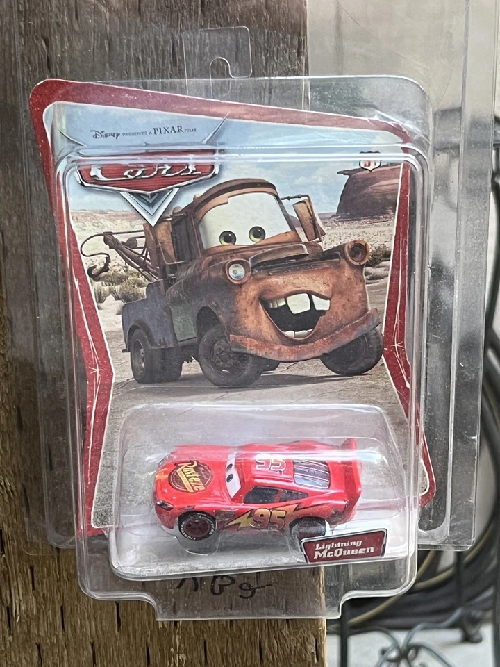 Hotwheels Disney Pixar Cars Series 1 2006 error Lightning McQueen en tarjeta Mater Foto 1 de 2