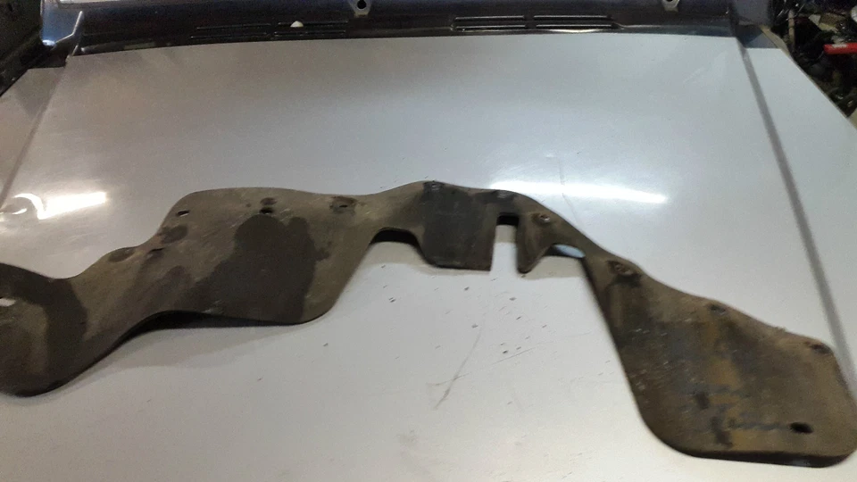 Hyundai Galloper II Mud Guard Wheel Arch Liner Mud Flap Front Left - Image 1 of 1