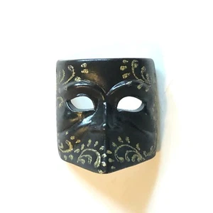 BLACK CERAMIC PETITE BAUTA VENETIAN  MASK VENICE, ITALY  - Picture 1 of 3